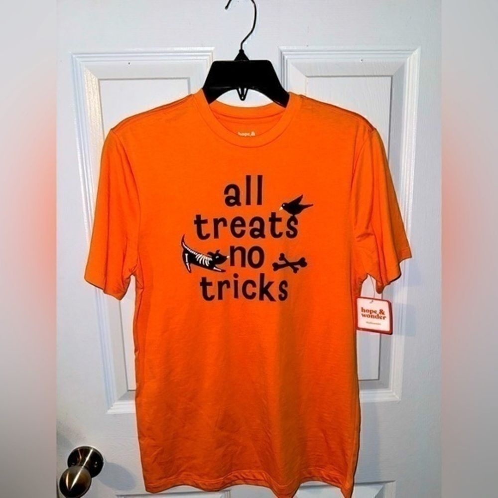 Women's/Unisex Happy Halloween T-Shirt - Size XS - NWT - Festive & Fun!